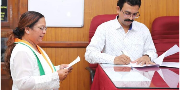 goa-election-2022-siolim-constituency-congress-candidate-delaila-lobo-filed-nomination-on-thursday